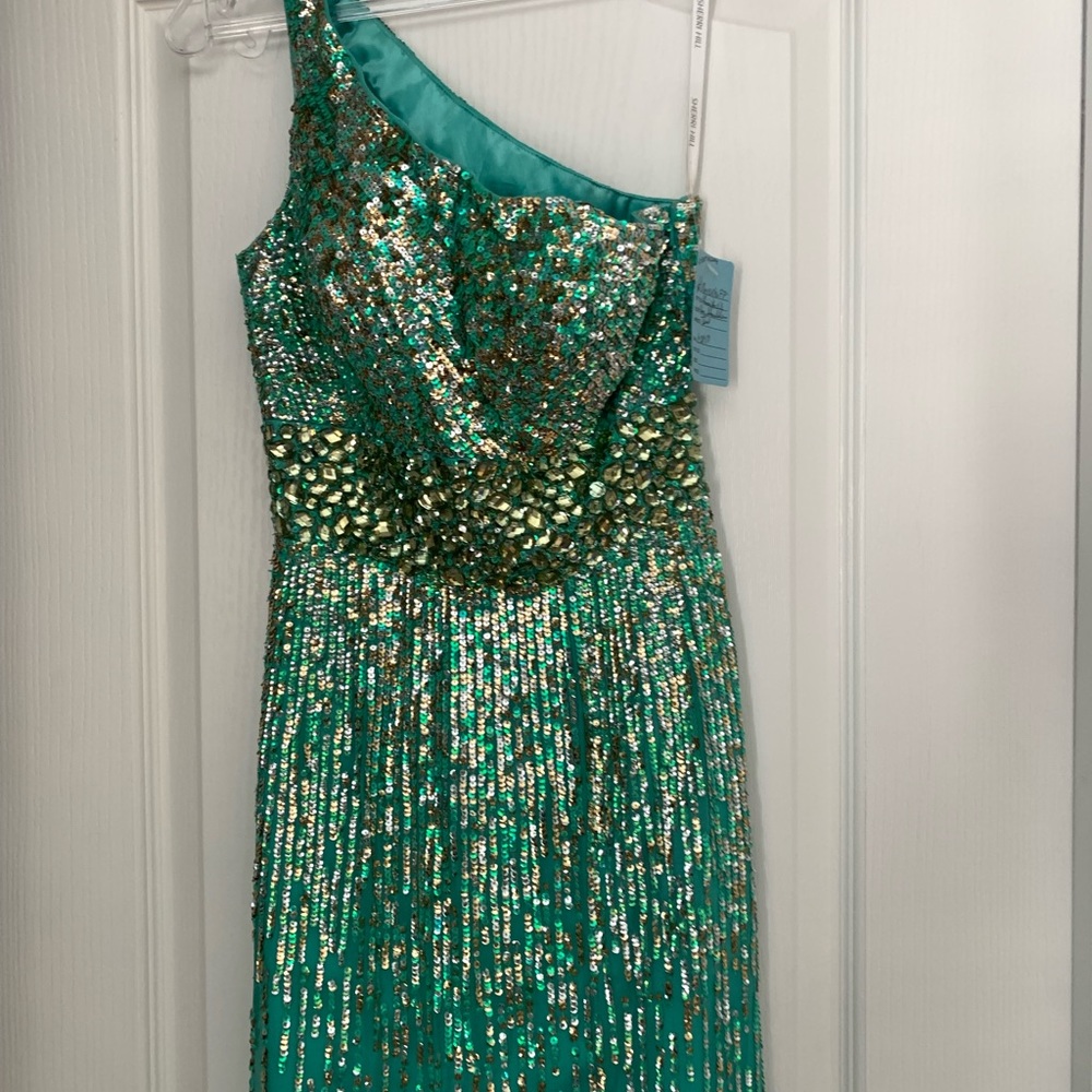 Sherri Hill prom dress